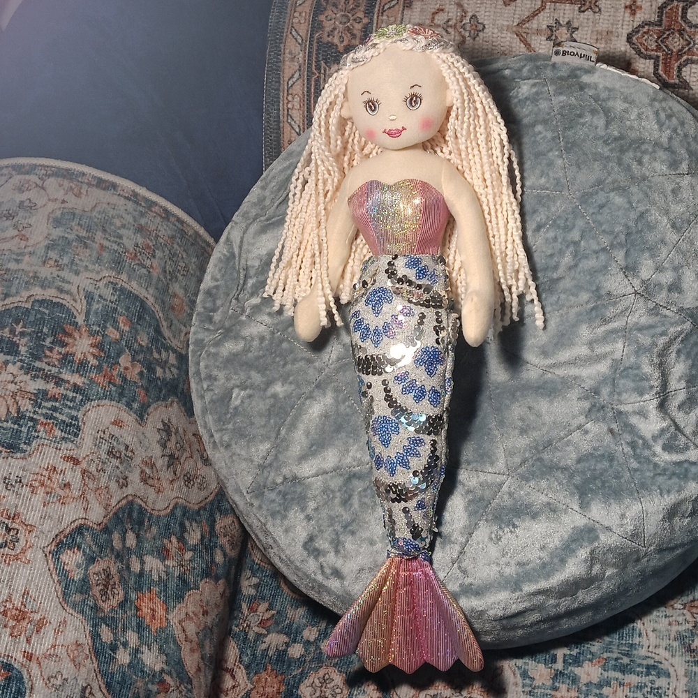 Mermaid Doll - Picture 2 of 12
